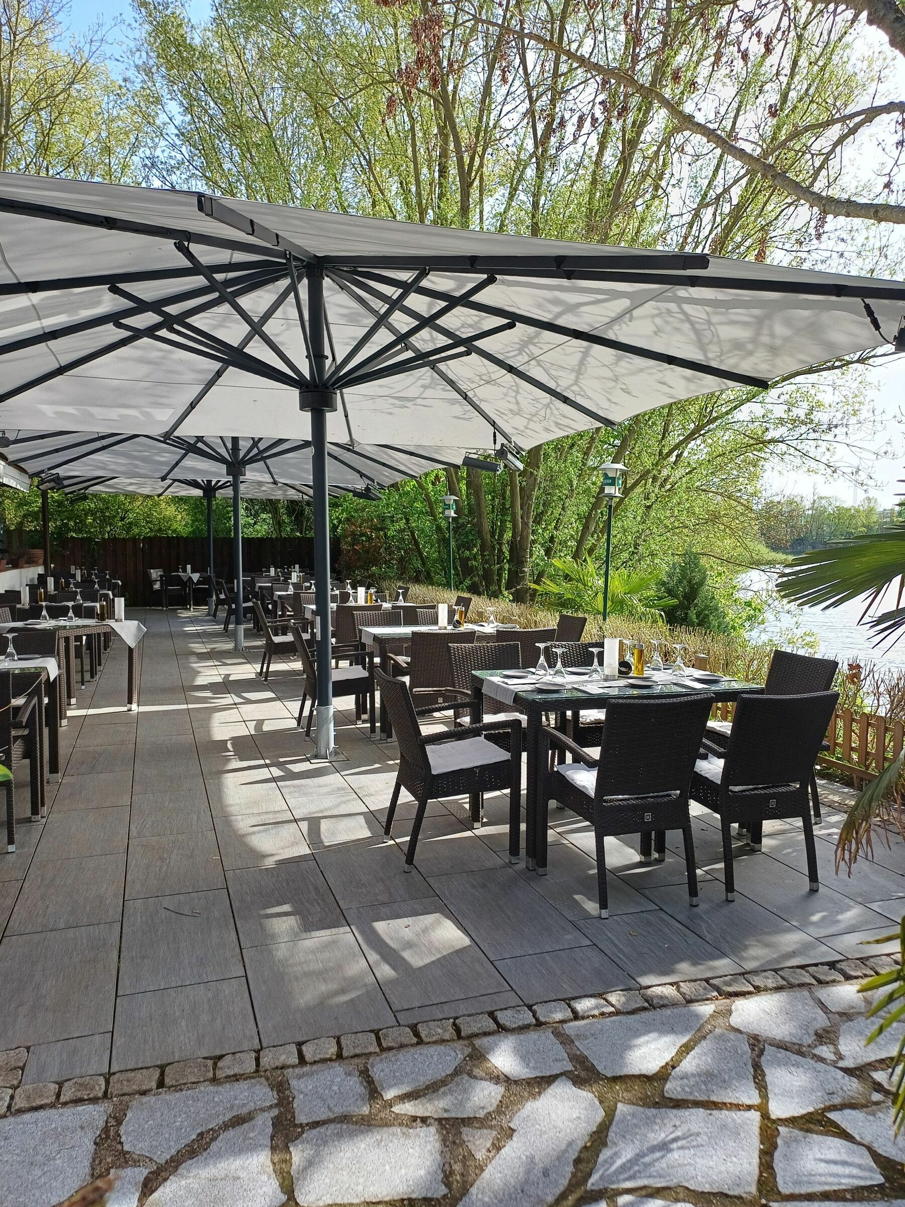 Seeterrasse der Villa Lacus in Bensheim