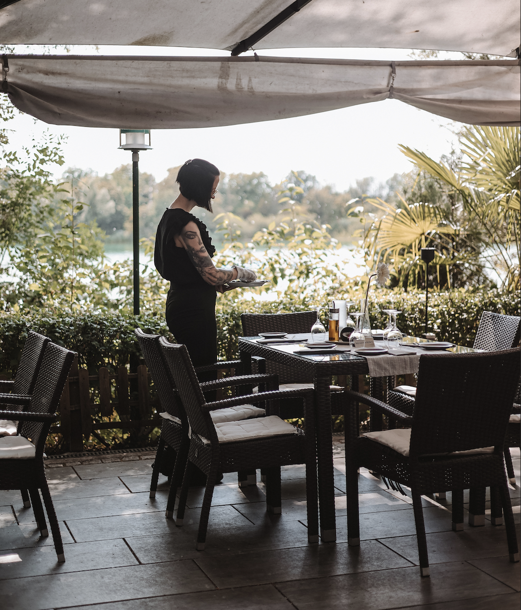 Impression der Seeterrasse der Villa Lacus in Bensheim
